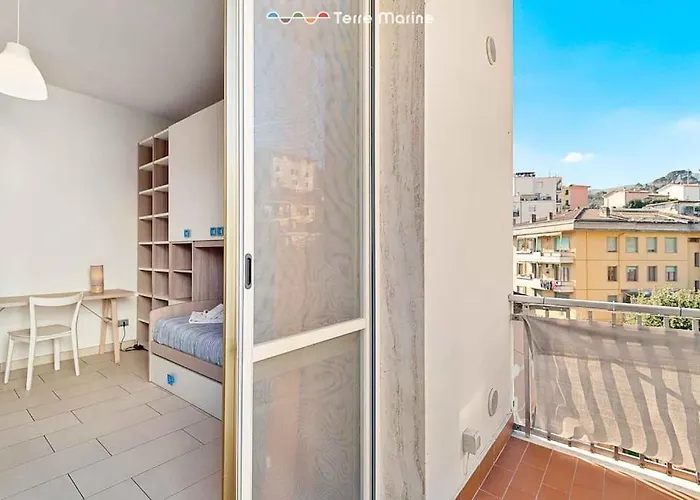 Valley House アパート